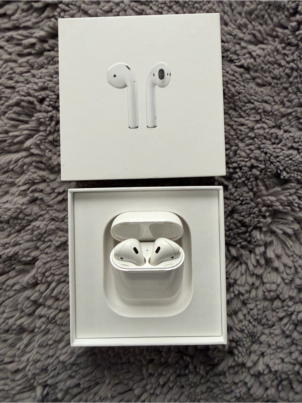 Apple White Wireless Earbuds with Charging Case and Box